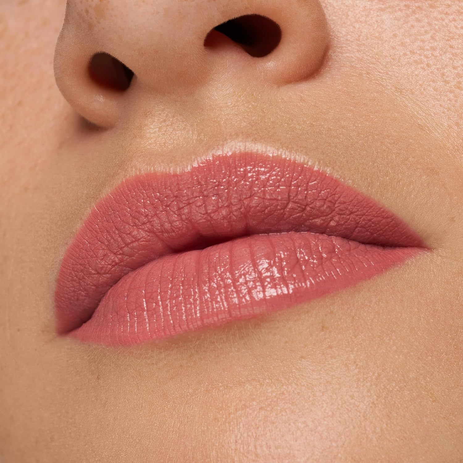 Batom Satin Glow Shine essence 02 Blushin It - Imagem 4