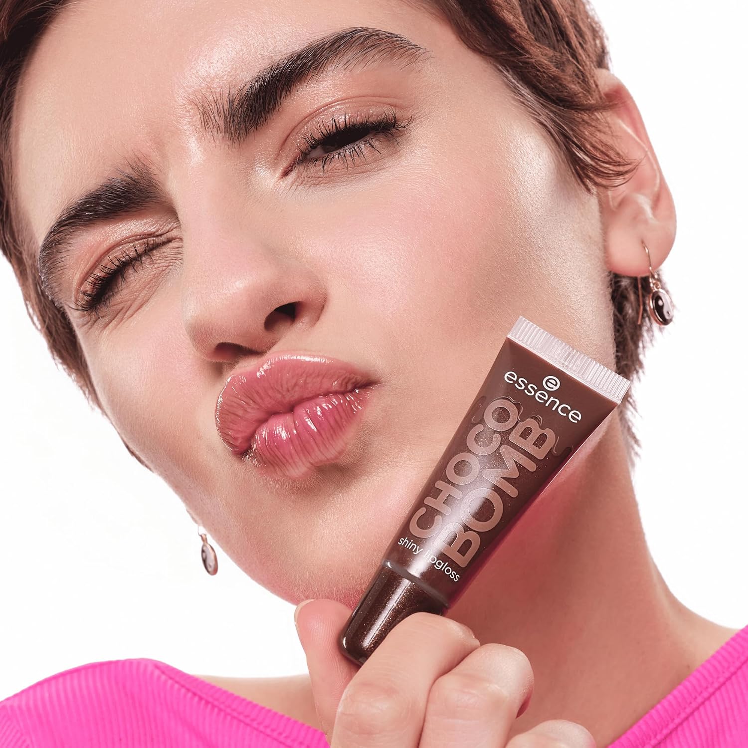 Gloss labial Juicy Bomb essence CHOCO BOMB - Imagem 6