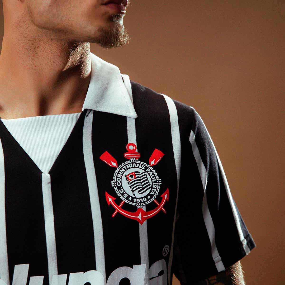 CAMISA POLO CORINTHIANS RETRÔ KALUNGA, MASCULINA, PRETA - Imagem 9