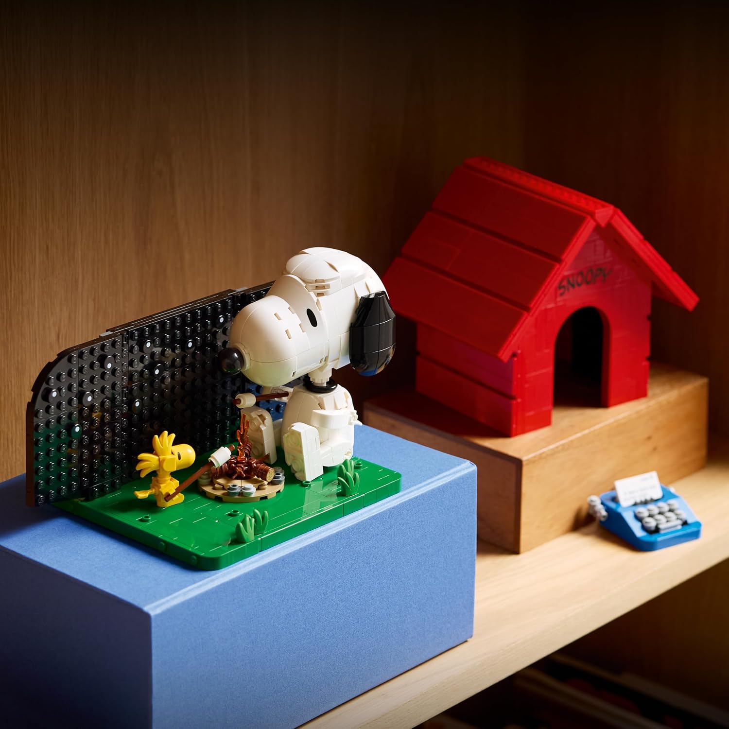 LEGO Ideas Peanuts: A Casinha do Snoopy 21368 - Imagem 6